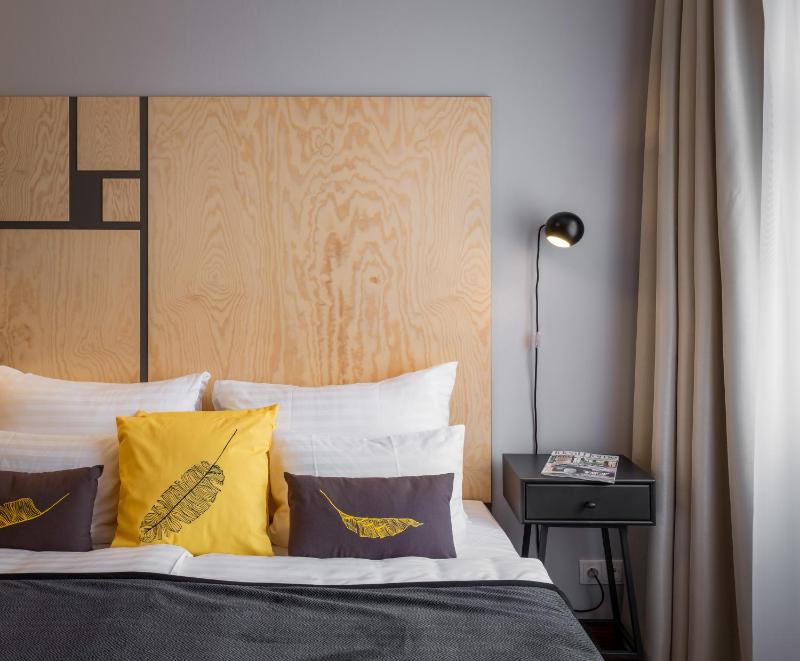 One-Bedroom Apartment image 4