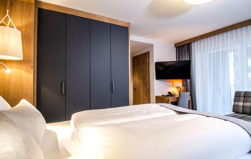 Triple Room image 2