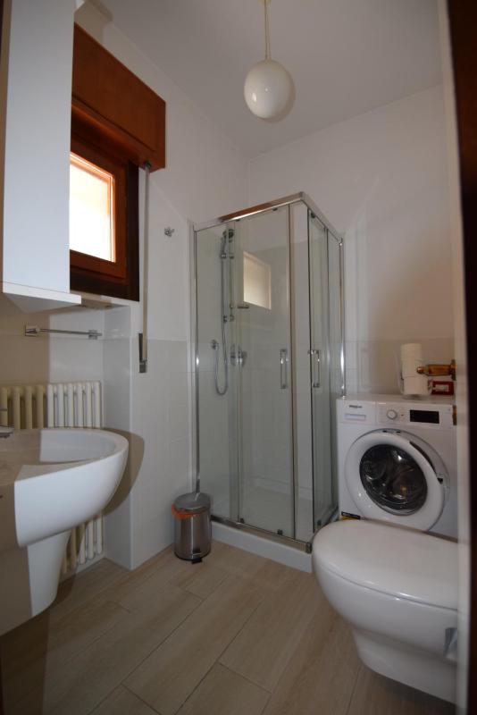 One-Bedroom Apartment B33 image 2