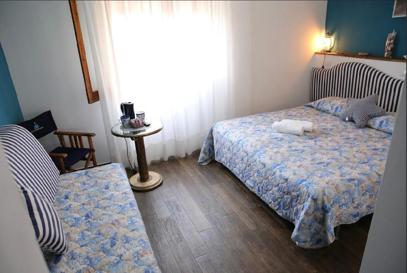 Deluxe Double or Twin Room image 3