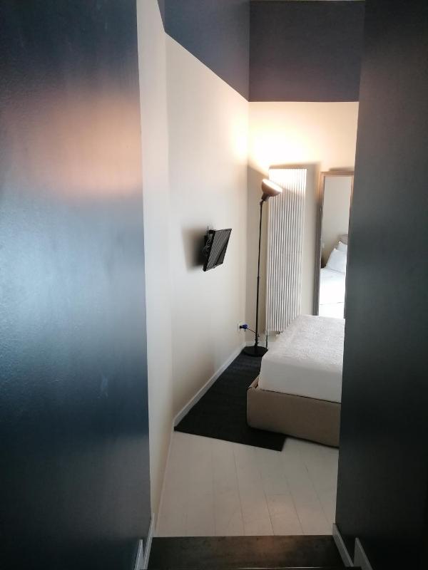 Single Room with Balcony image 2