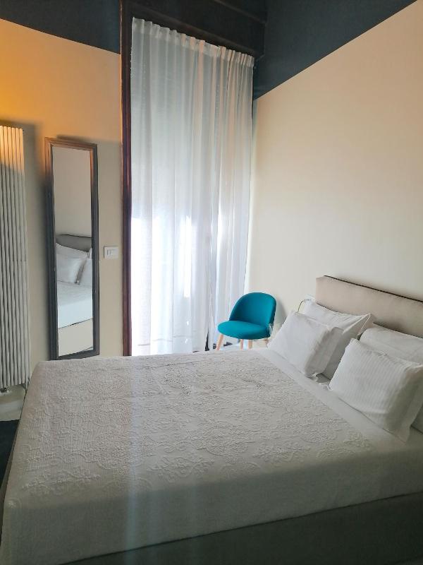 Single Room with Balcony image 3