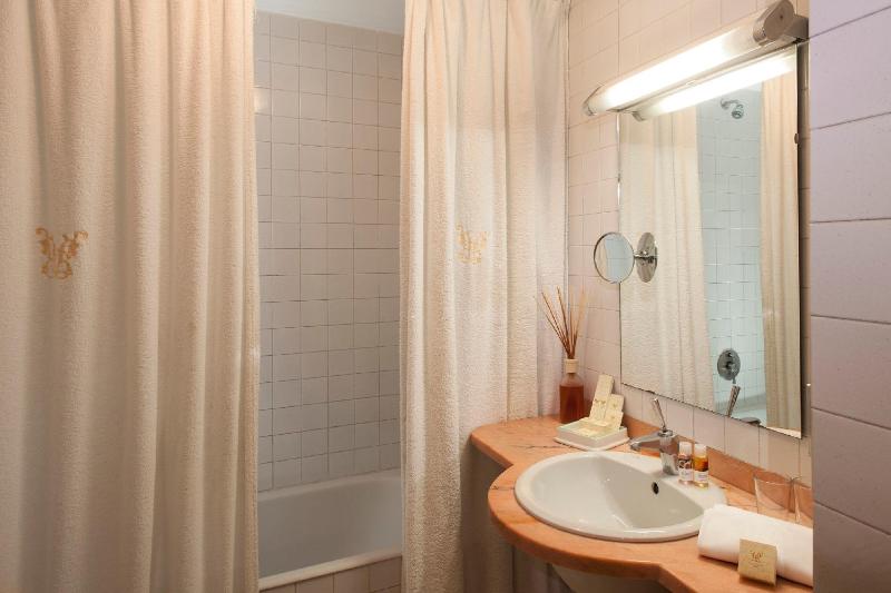 Double or Twin Room image 1