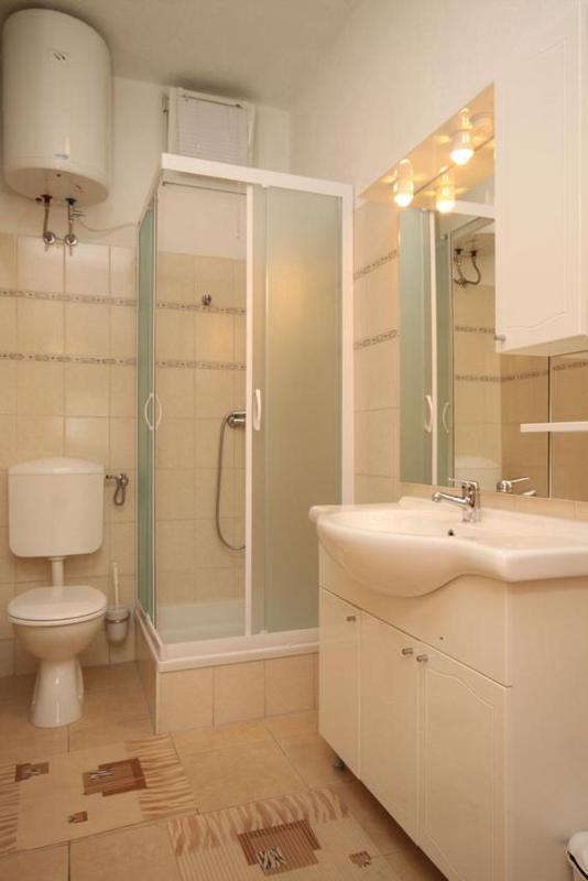 One-Bedroom Apartment with Terrace and Sea View image 2