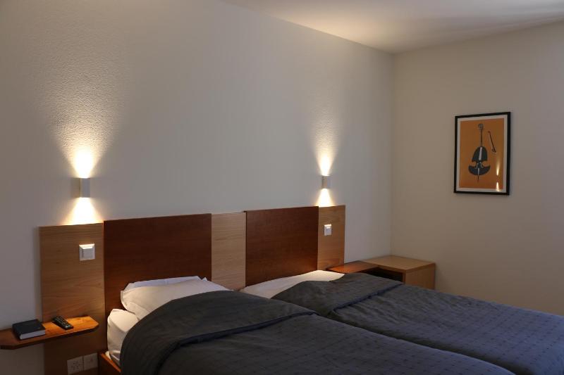 Double or Twin Room with Shower image 2