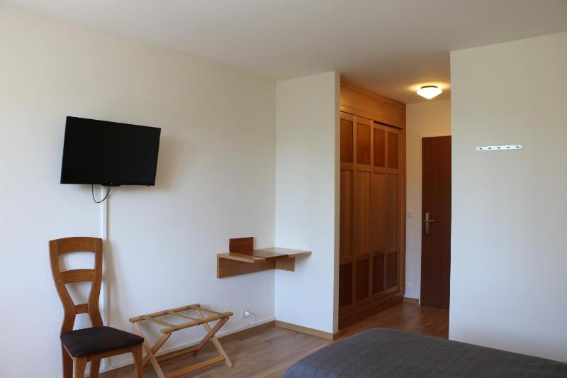 Double or Twin Room with Shower image 4