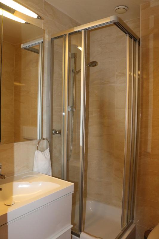 Double or Twin Room with Shower image 2