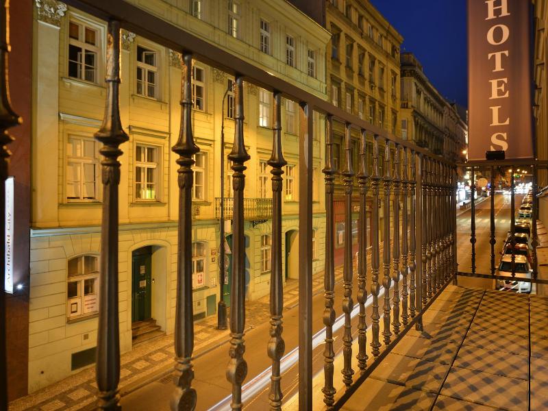 Single Room with Balcony image 2