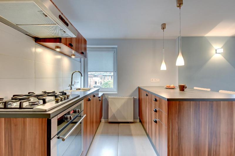 Azure Cozy Apartment by Grand Apartments - image 11