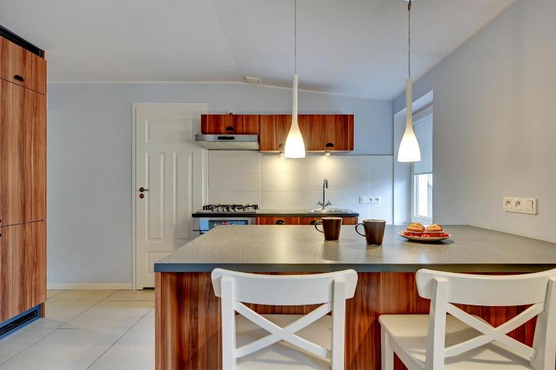 Azure Cozy Apartment by Grand Apartments - image 10