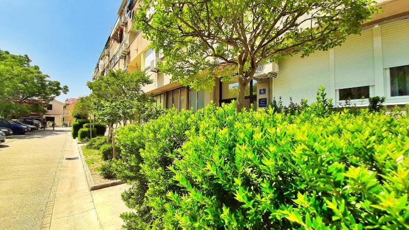 Town Center Apartment with Balcony - image 23