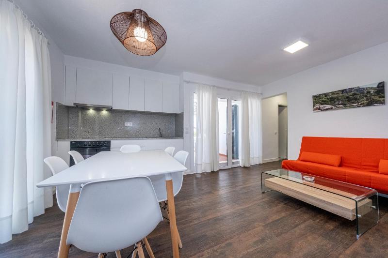 Apartamentos Llebeig - image 9