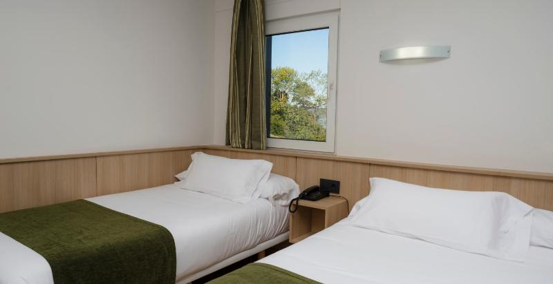 Quadruple Room image 4
