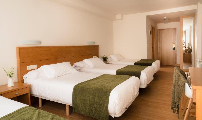 Quadruple Room image 1