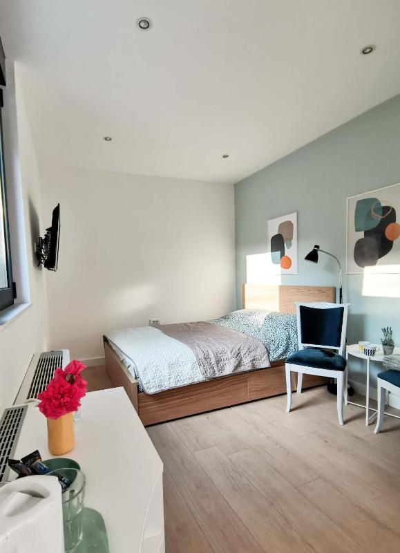 Double Room with Private Bathroom image 3