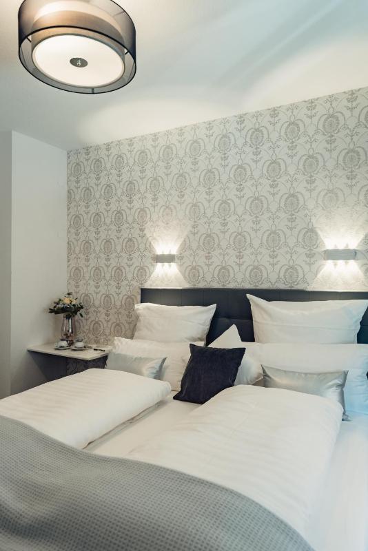 Standard Double Room image 4