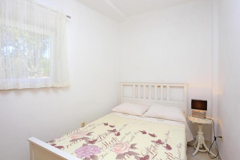 One-Bedroom Apartment with Terrace image 3