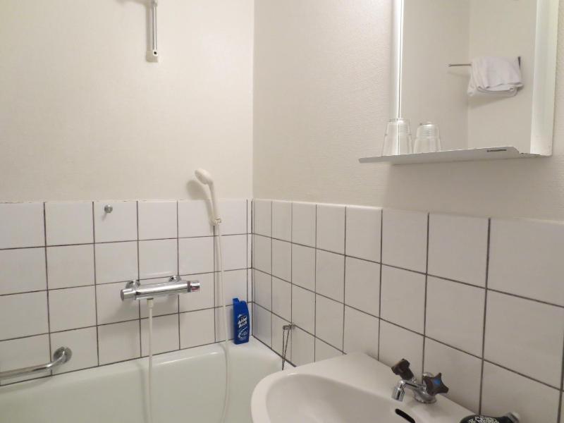 Large Twin Room image 3