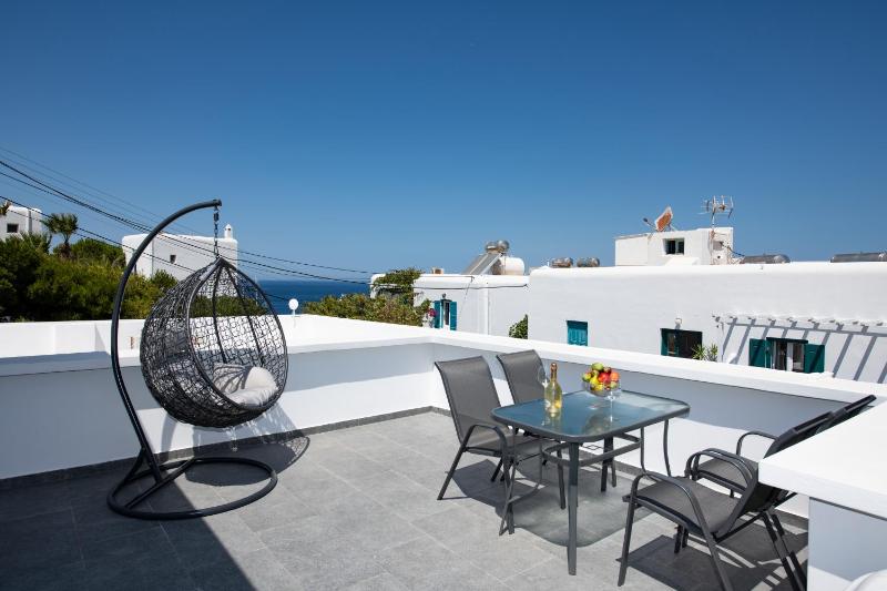 Superior Suite with Sea View and Outdoor Hottub image 4