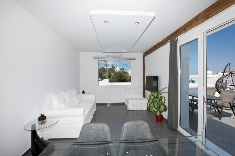 Superior Suite with Sea View and Outdoor Hottub image 2