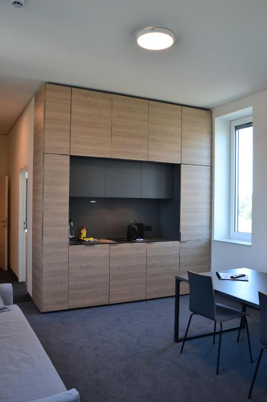 Deluxe Two-Bedroom Apartment image 1