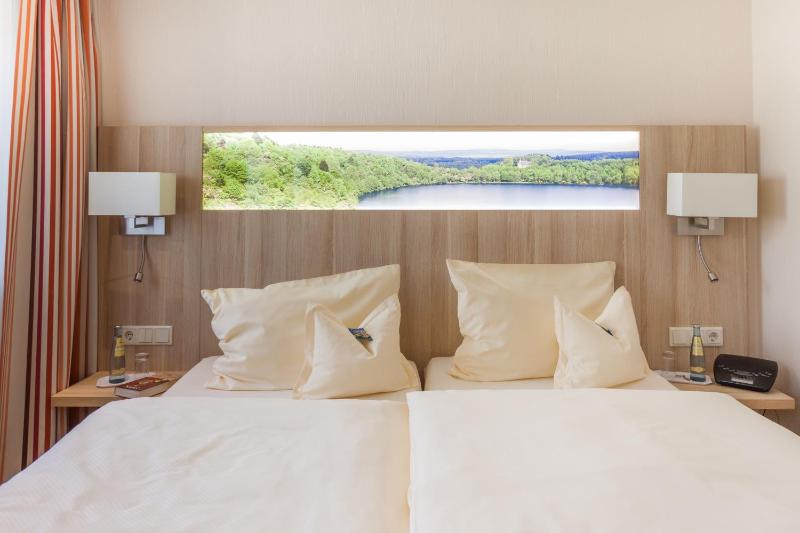 Deluxe Double Room image 3