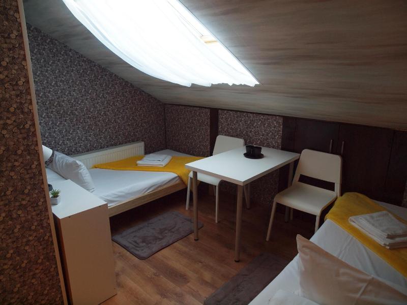 Budget Twin Room image 2