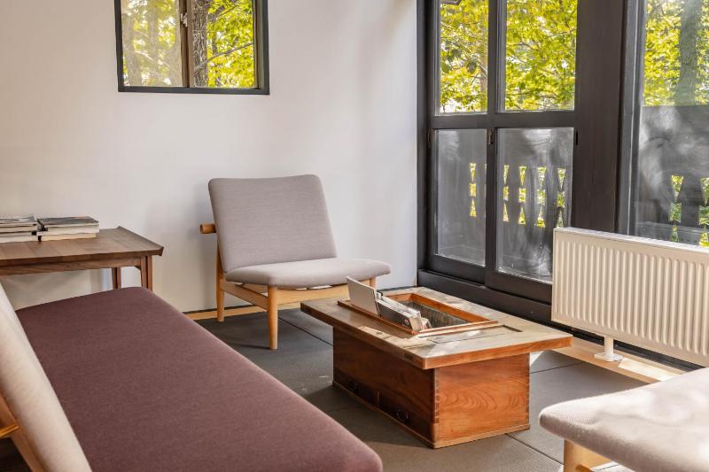 House of Finn Juhl Hakuba - image 6