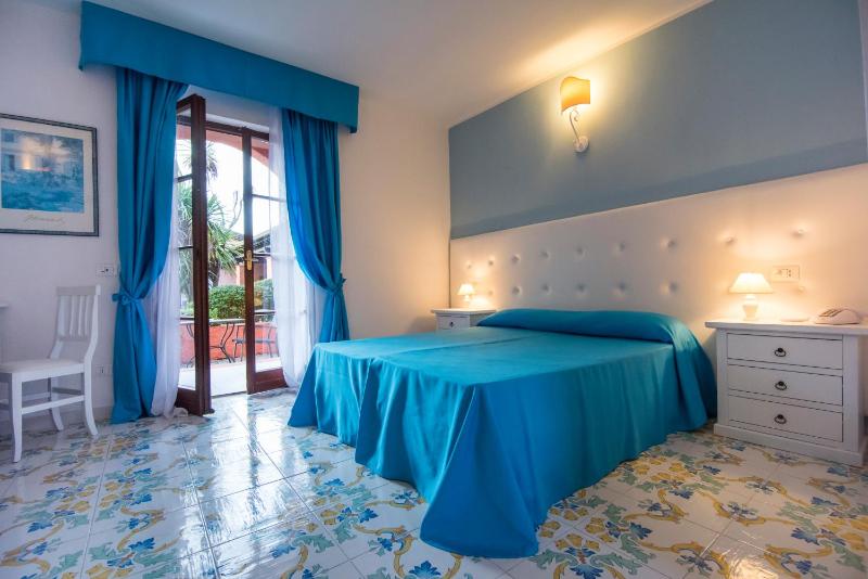 Double Room image 1