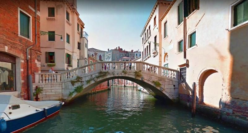 Two-Bedroom Apartment with Canal View image 2