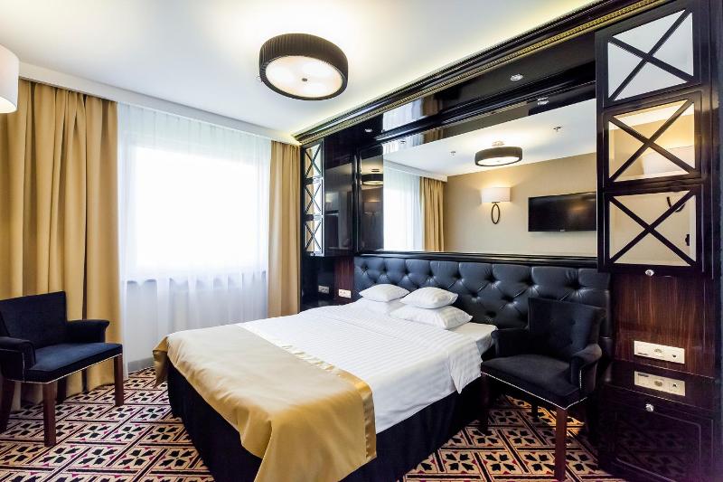 Deluxe Double Room image 2