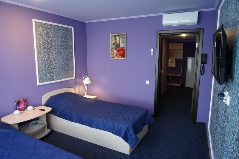 Twin Room image 1