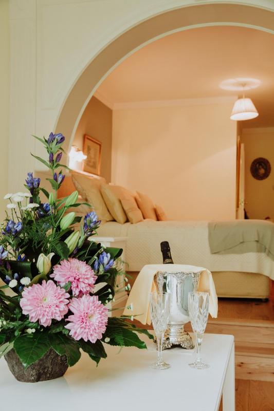 Deluxe Double or Twin Room with Garden View image 4