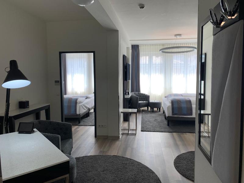 Superior Suite image 4