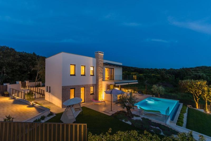 Villa with Sea View image 2