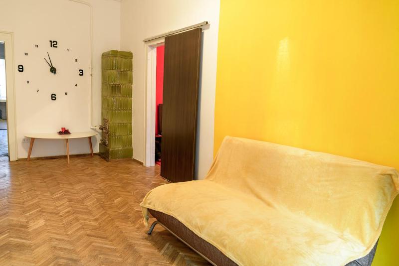 Red & Yellow Apartment - image 12