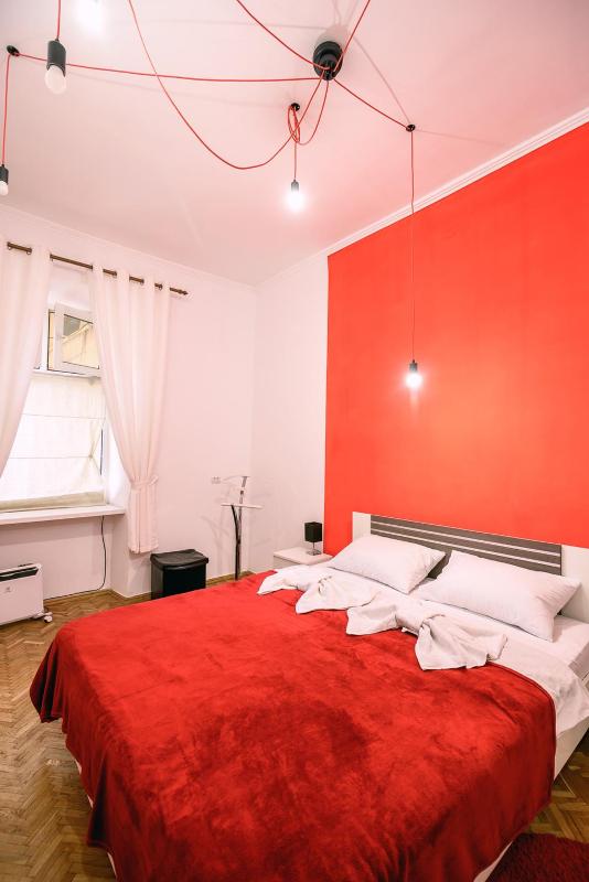 Red & Yellow Apartment - image 3