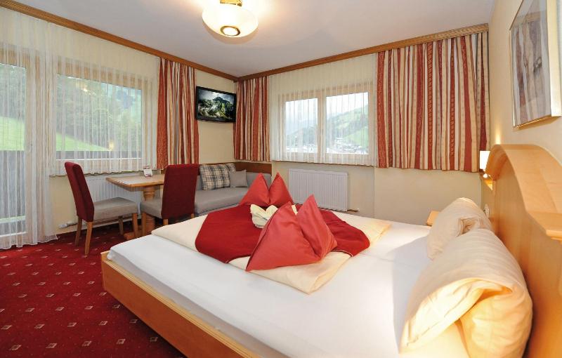Comfort Double Room with Bath image 1