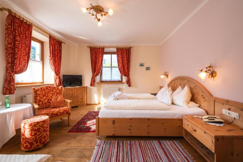 Deluxe Double Room image 1