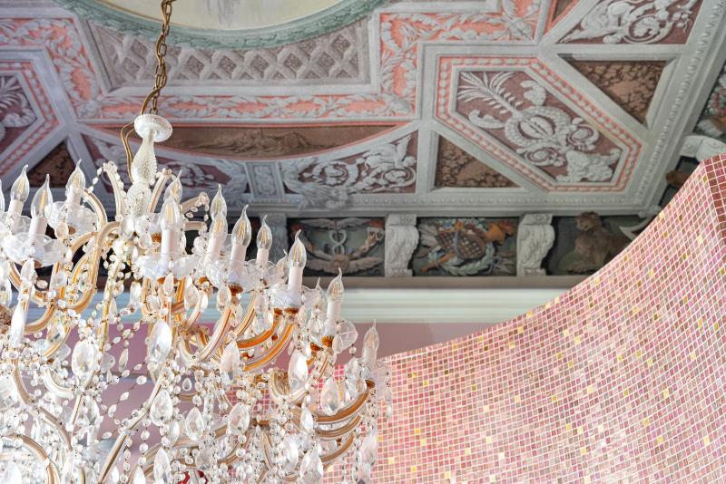 King Room with Spa Bath image 4