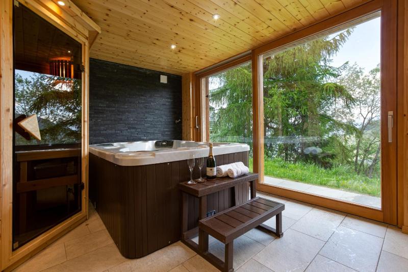 Jacuzzi & Sauna | Chalet Teremok Images