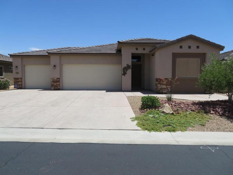 Three-Bedroom House image 1