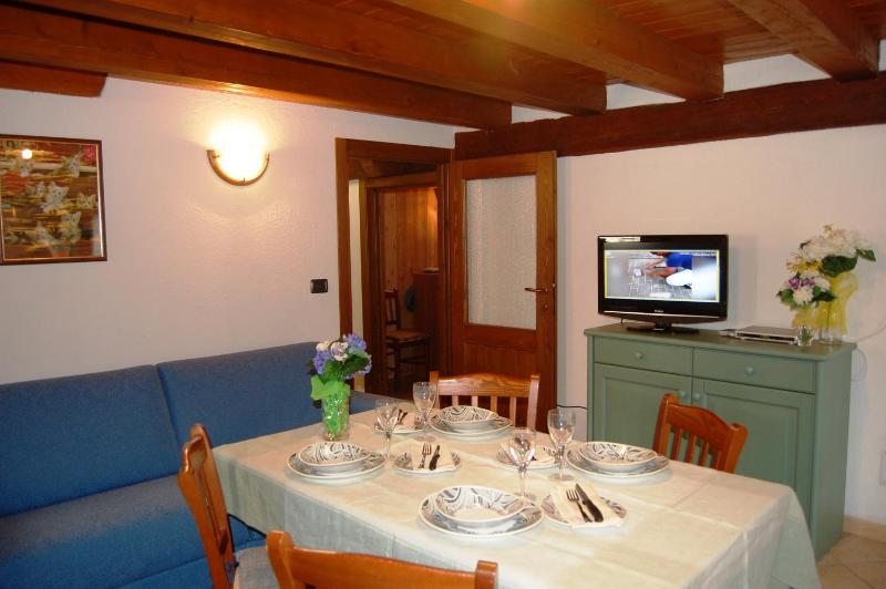 One-Bedroom Apartment image 3