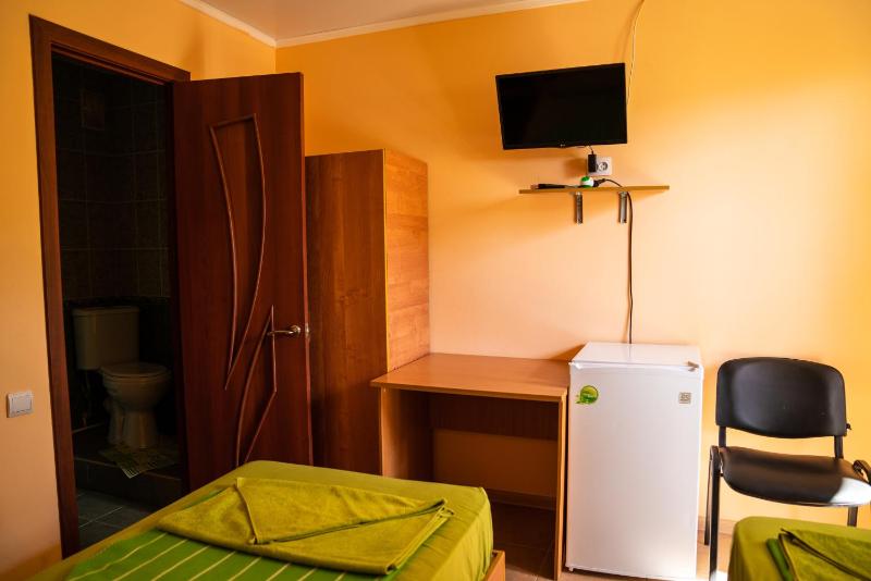 Budget Triple Room image 3