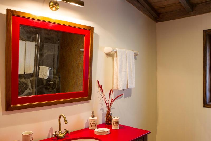 One-Bedroom Suite image 4
