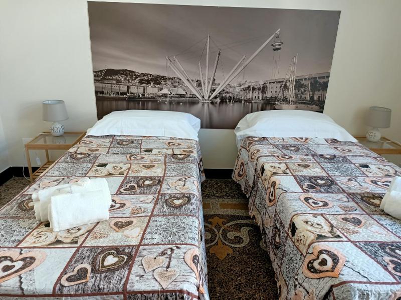 Quadruple Room with Shared Bathroom image 2