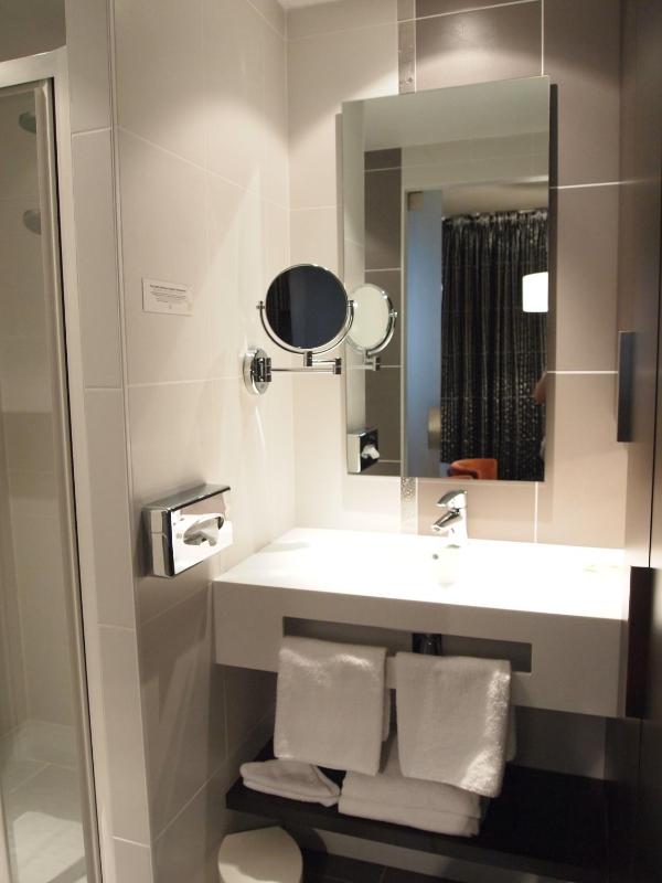 Standard Double or Twin Room image 3
