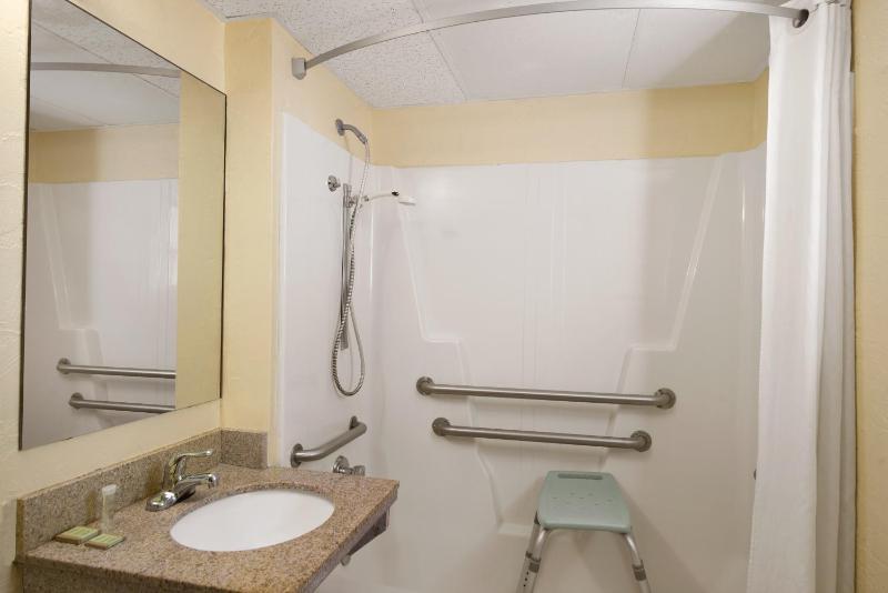 Double Room with Two Double Beds and Roll-In Shower - Mobility/Hearing Accessible - Non-Smoking image 3