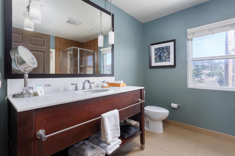 The Coho Oceanfront Lodge - image 32