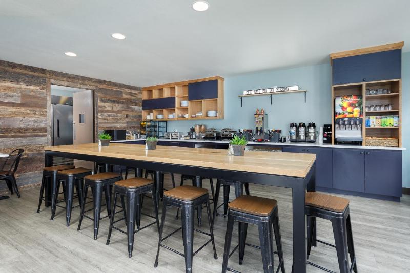 The Coho Oceanfront Lodge - image 35